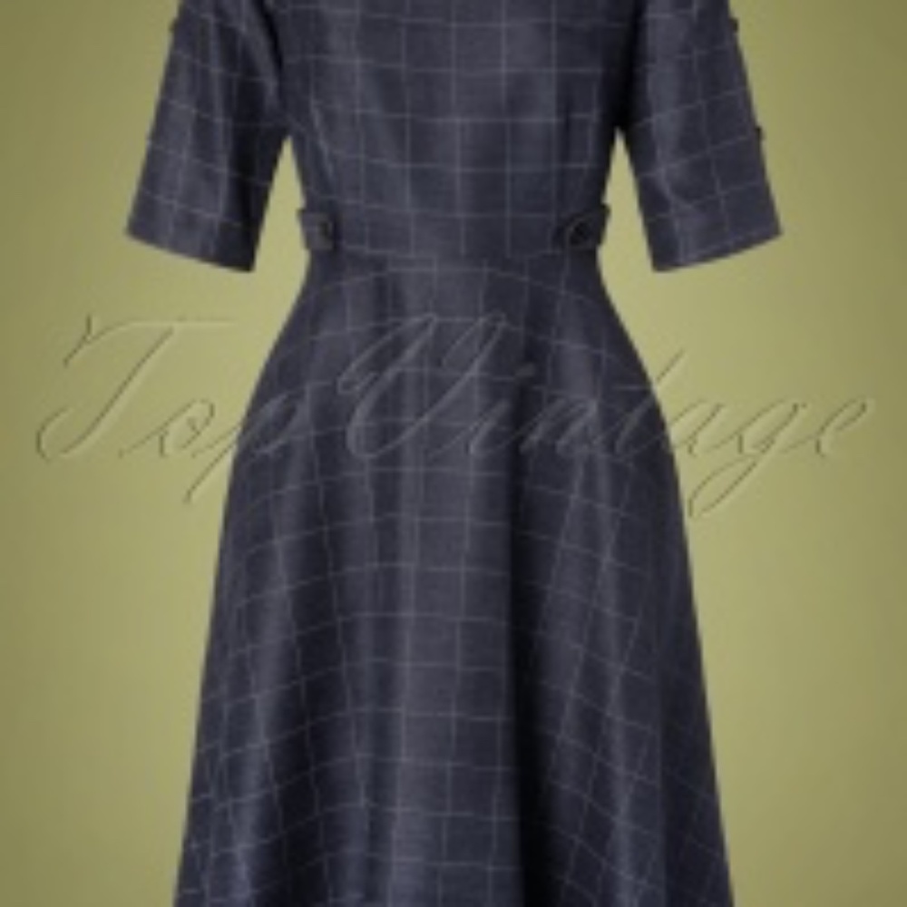 Banned Apparel Navy size M